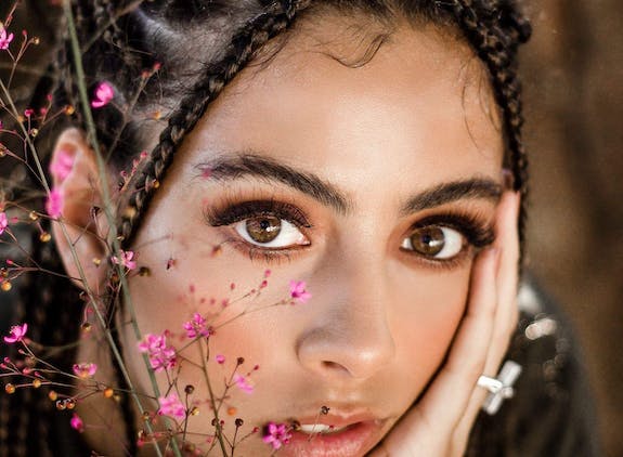 Subtle Elegance, Fashion Unleashed：Unveiling the Market’s Fascination with Brown Colored Contact Lenses